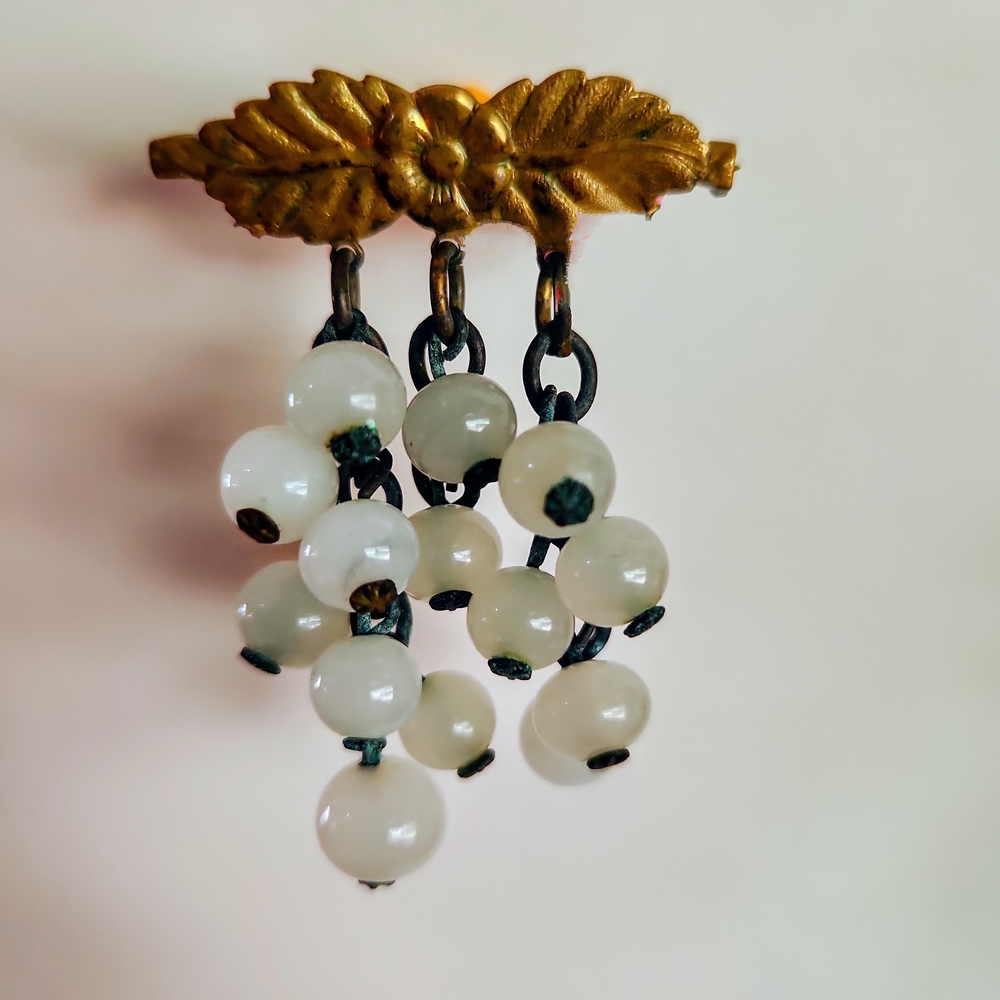 Vintage Mariam Haskell Gold Leaf Brooch with White Beads - Picture 4 of 6
